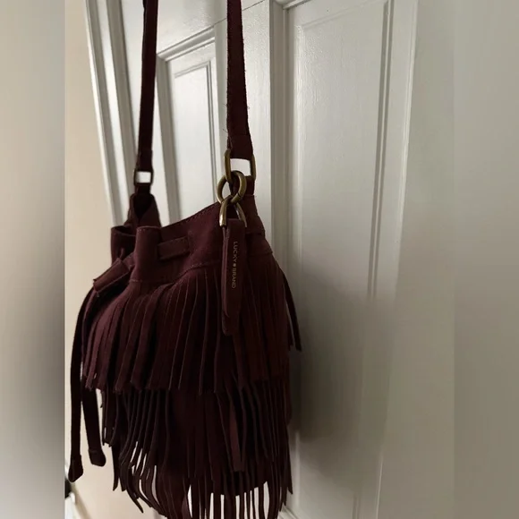 Lucky Brand Burgundy Fringed Suede Bucket Bag With Adjustable Strap - Picture 5 of 17